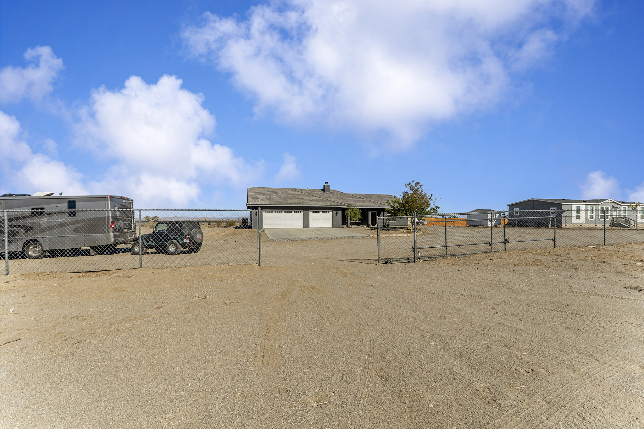 Pinon Hills, California, 92371, United States, 3 Bedrooms Bedrooms, ,2 BathroomsBathrooms,Residential,For Sale,1986100