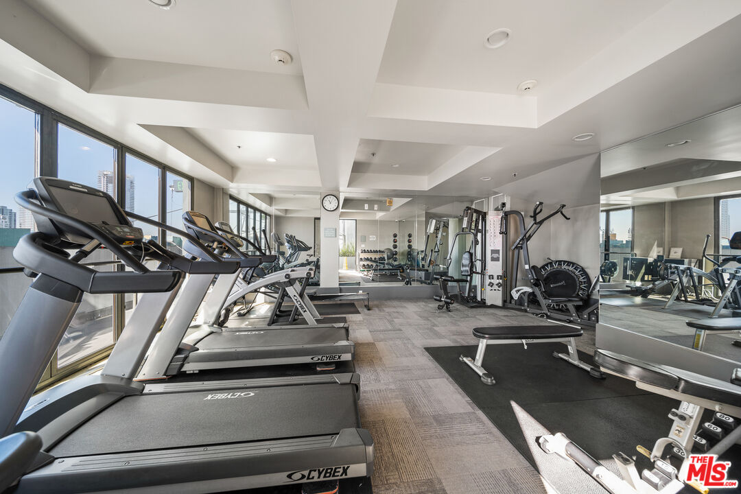 Los Angeles, California, 90014, United States, 1 Bedroom Bedrooms, ,1 BathroomBathrooms,Residential,For Sale,1777203