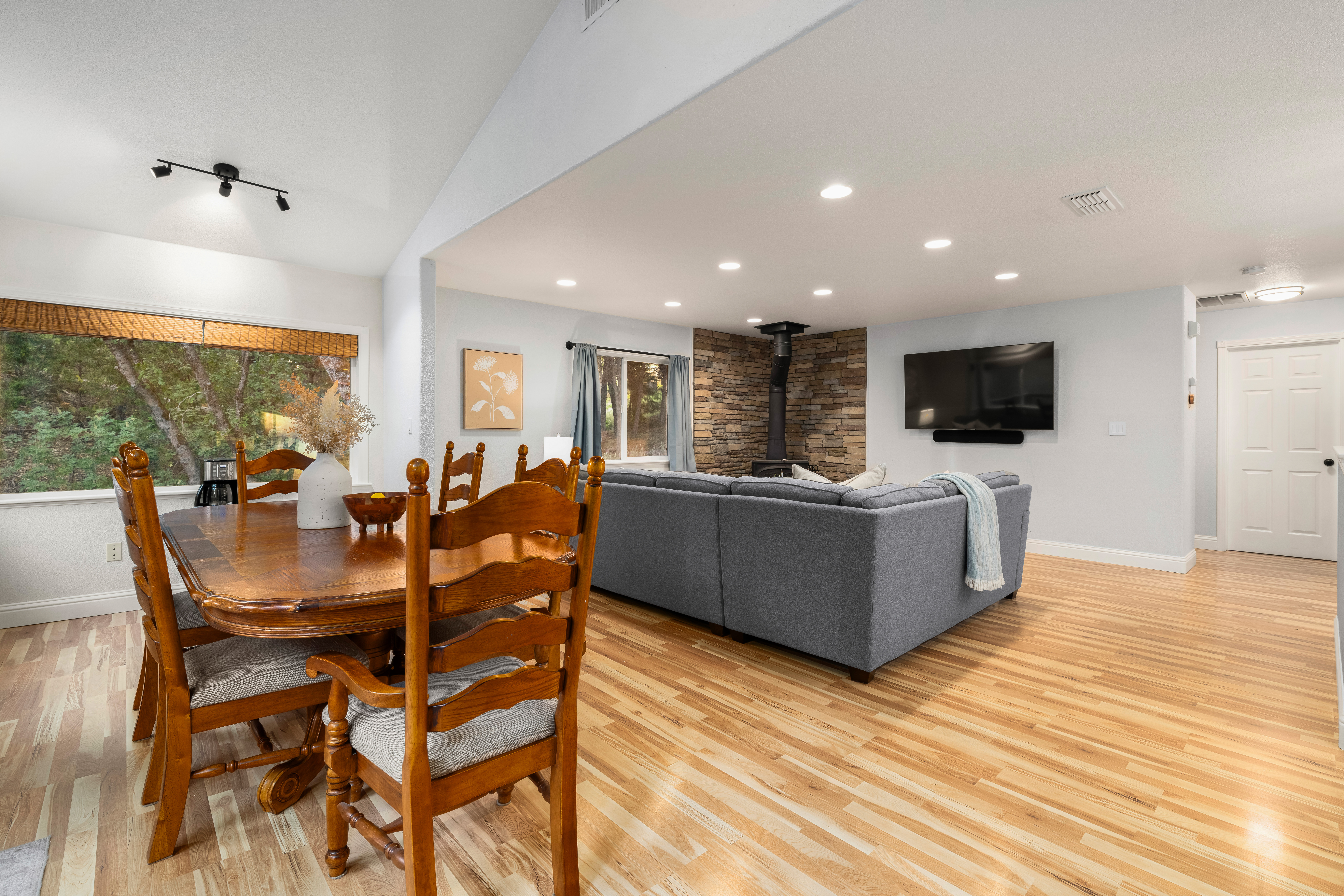  5086 Woodland Drive, Placerville, CA 95667 - 物件實景