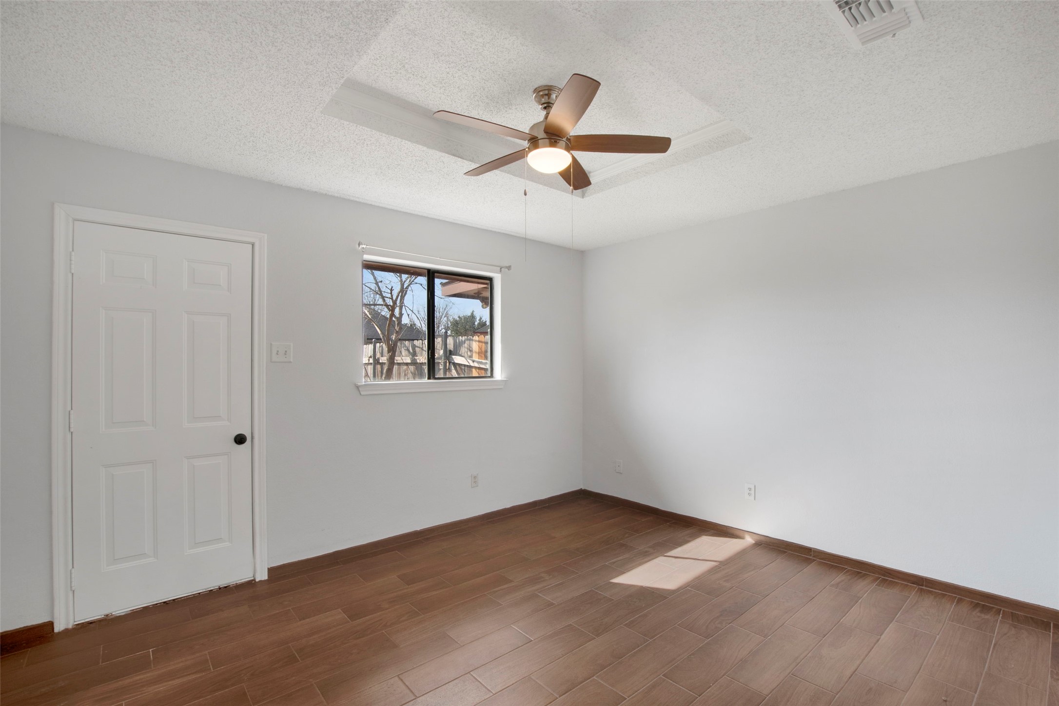 Sachse, Texas, 75048, United States, 6 Bedrooms Bedrooms, ,4 BathroomsBathrooms,Residential,For Sale,1805527