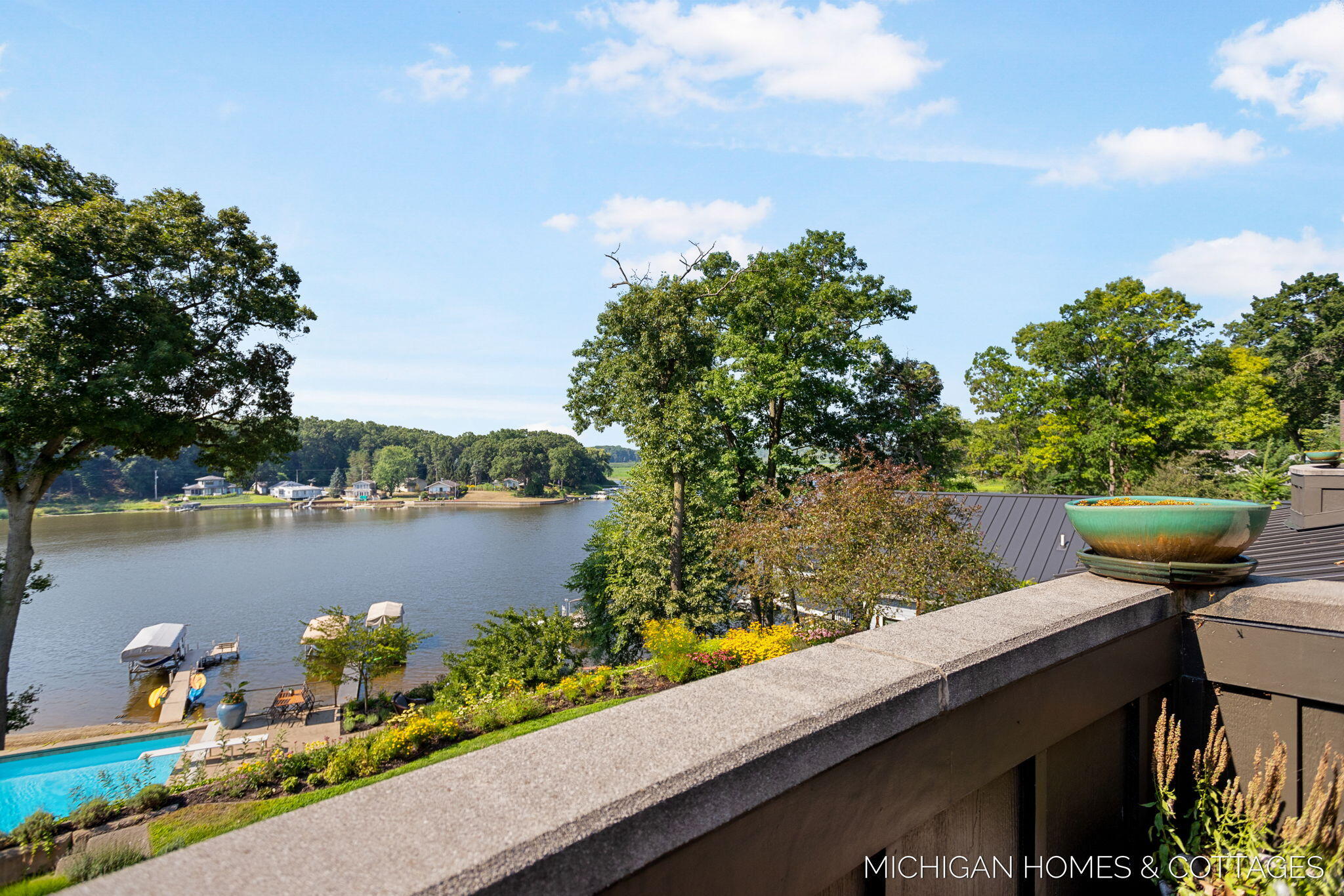 Saugatuck, Michigan, 49453, United States, 5 Bedrooms Bedrooms, ,4 BathroomsBathrooms,Residential,For Sale,1940964