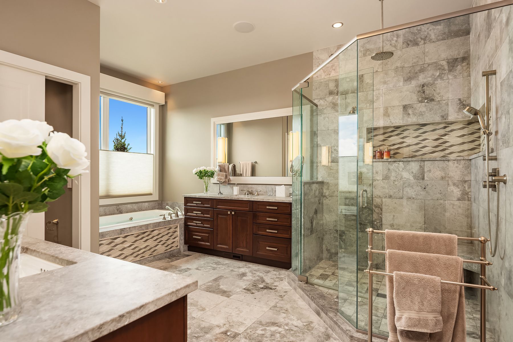  10410 NE 58th St, Kirkland, WA 98033 - 物件實景