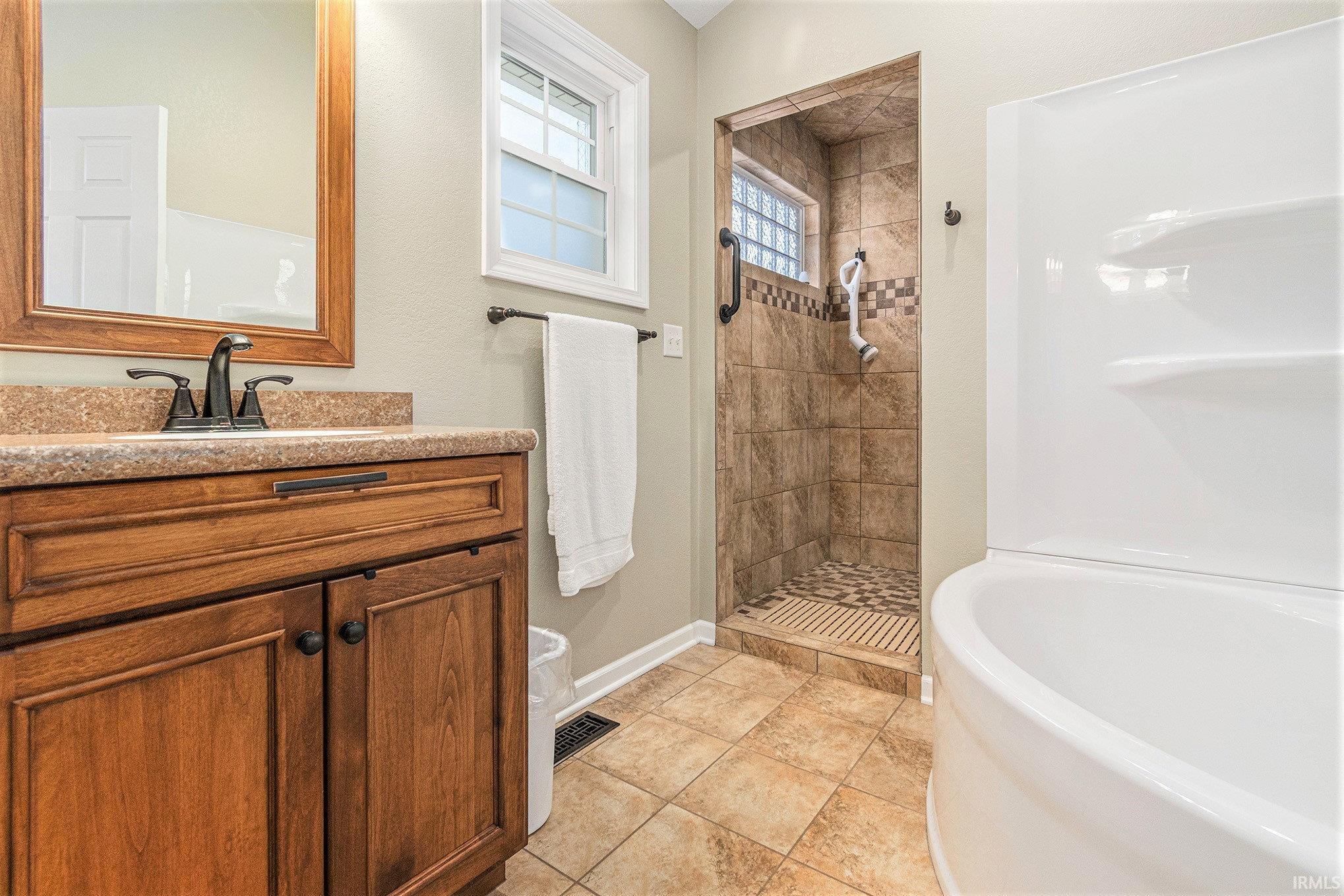 Middlebury, Indiana, 46540, United States, 3 Bedrooms Bedrooms, ,4 BathroomsBathrooms,Residential,For Sale,1935139