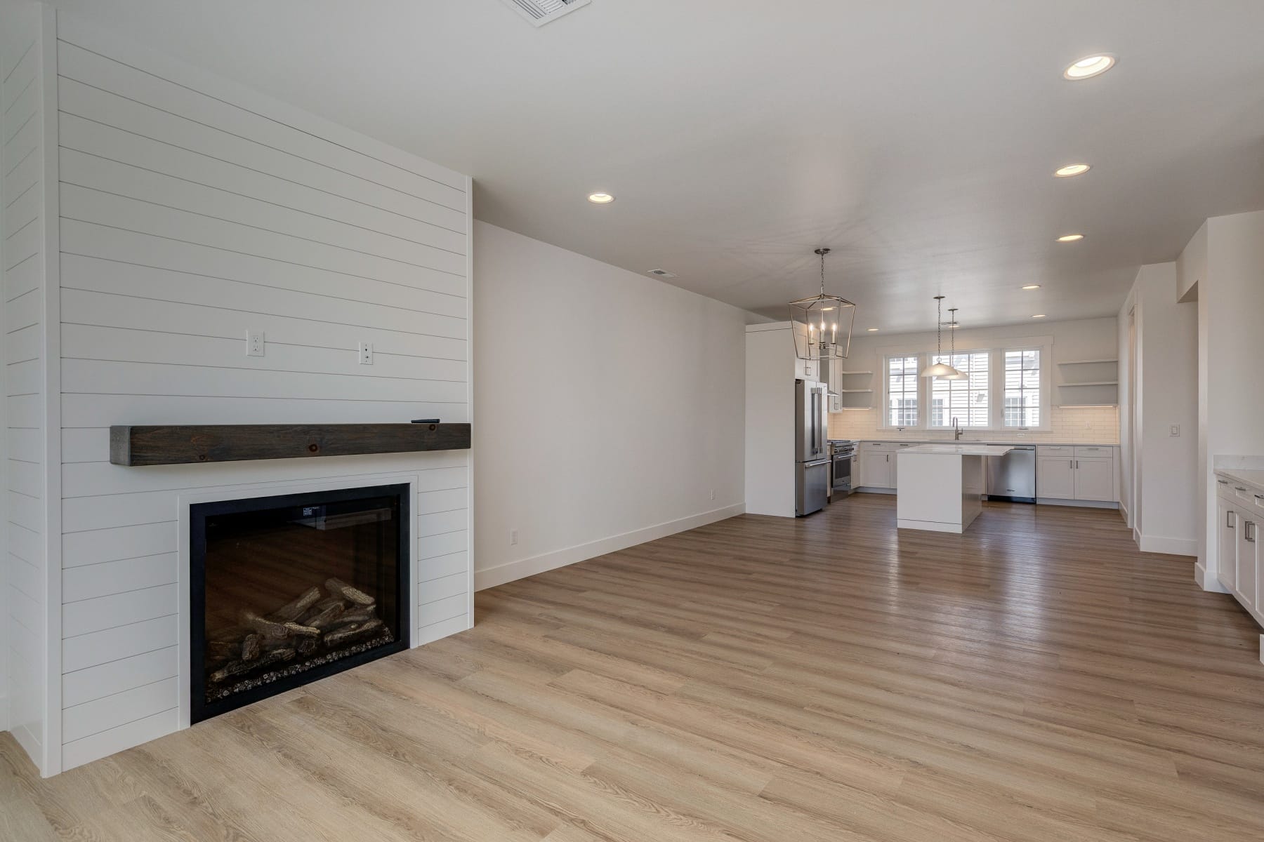  413 NE Moonwake Lane #16 Depoe Bay, OR 97341 - 物件實景