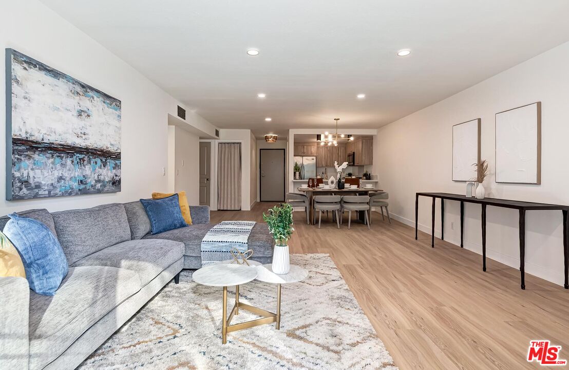 Los Angeles, California, 90025, United States, 2 Bedrooms Bedrooms, ,2 BathroomsBathrooms,Residential,For Sale,2003493