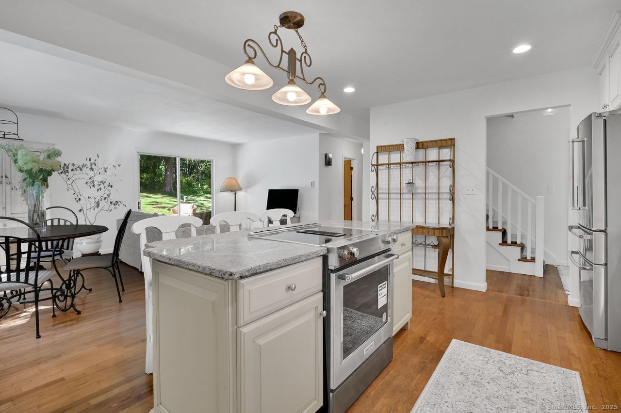 Newtown, Connecticut, 06470, United States, 3 Bedrooms Bedrooms, ,2 BathroomsBathrooms,Residential,For Sale,1941987