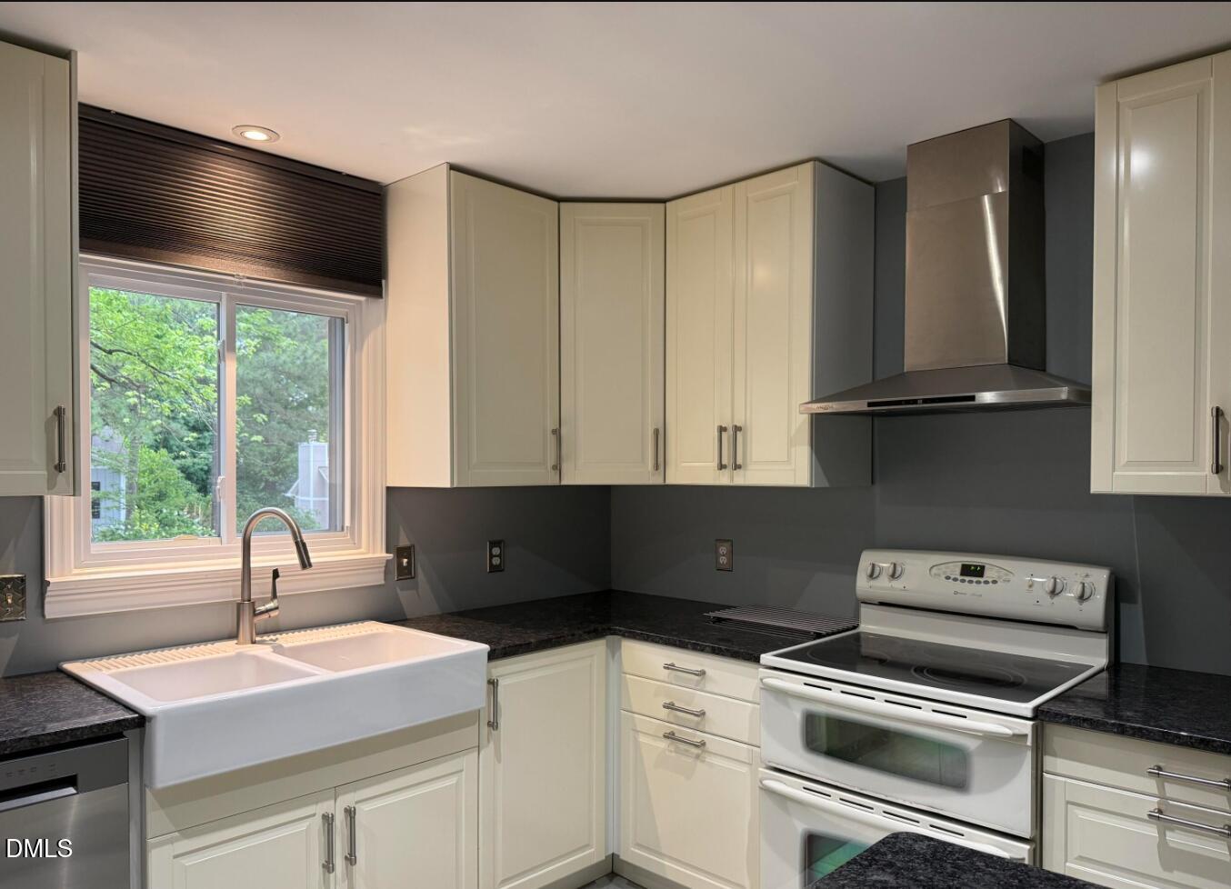 Cary, North Carolina, 27511, United States, 3 Bedrooms Bedrooms, ,2 BathroomsBathrooms,Residential,For Sale,1985547