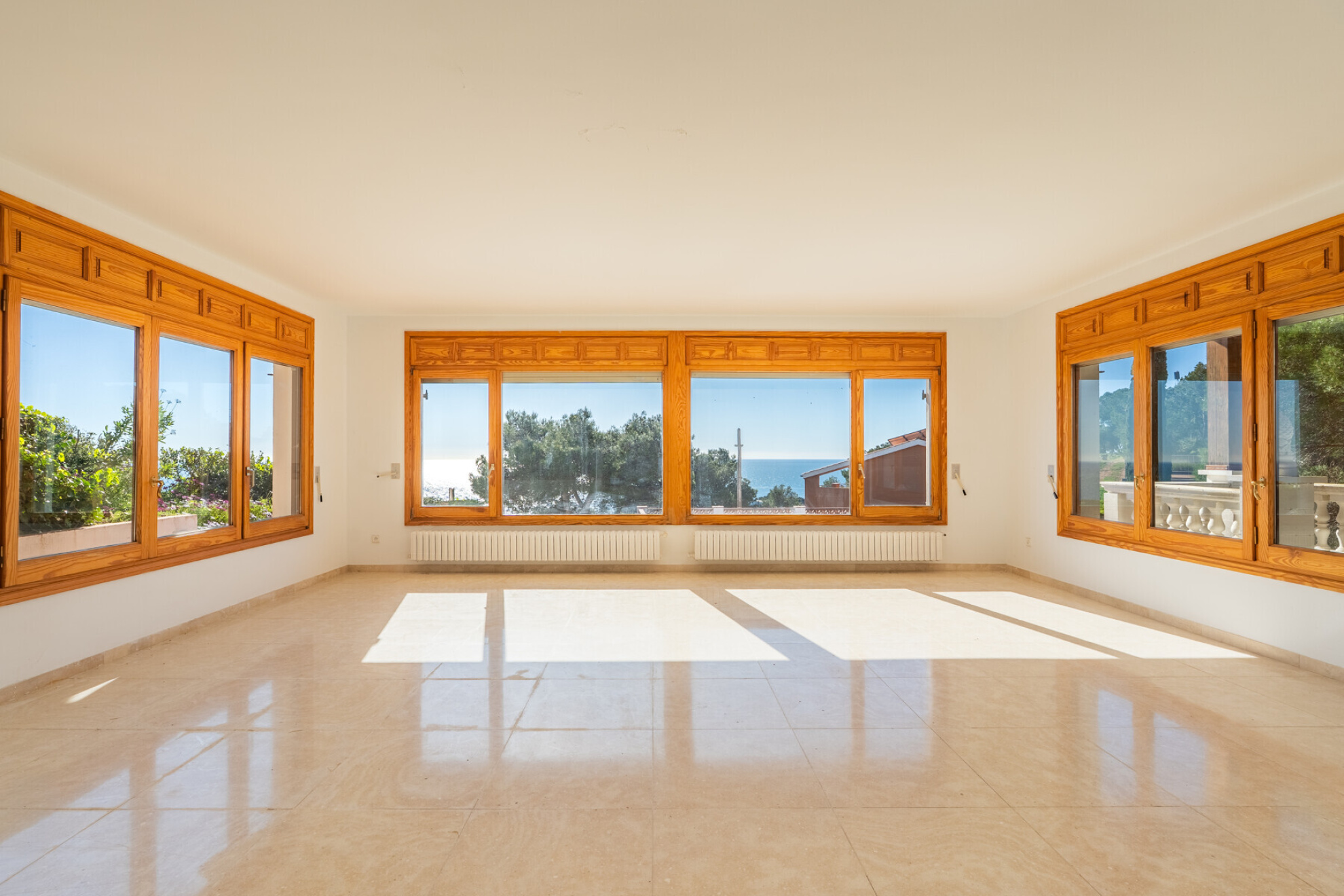  Property with charm and potential with sea and mountain views, Tamariu - 物件實景