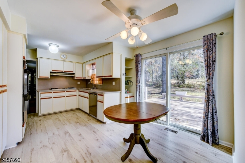 Branchburg Twp., New Jersey, 08876, United States, 4 Bedrooms Bedrooms, ,3 BathroomsBathrooms,Residential,For Sale,1992808