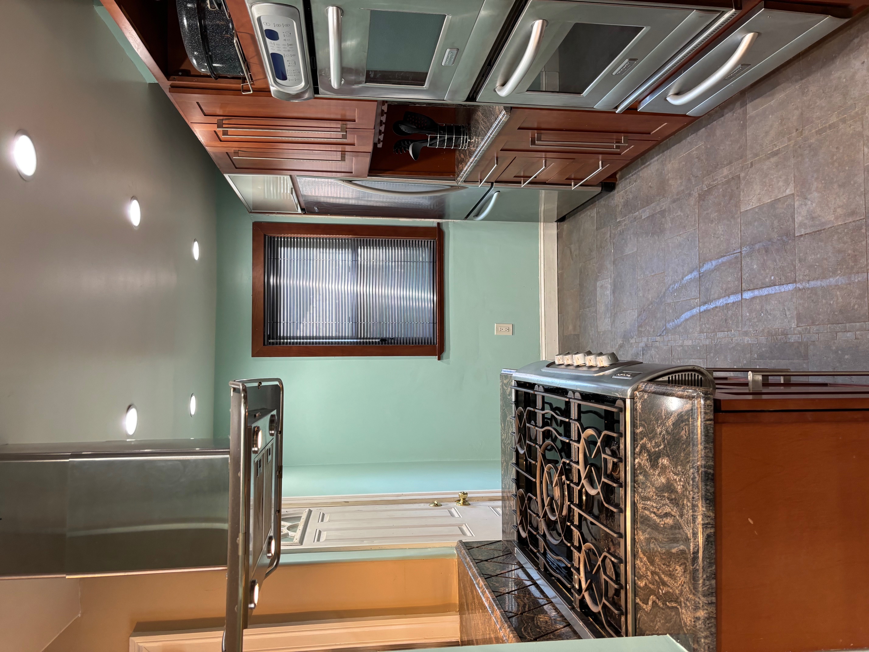 Jamaica, New York, 11434, United States, 3 Bedrooms Bedrooms, ,2 BathroomsBathrooms,Residential,For Sale,1942530