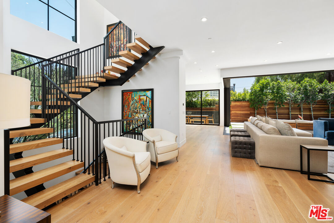 Los Angeles, California, 90068, United States, 4 Bedrooms Bedrooms, ,4 BathroomsBathrooms,Residential,For Sale,1897073