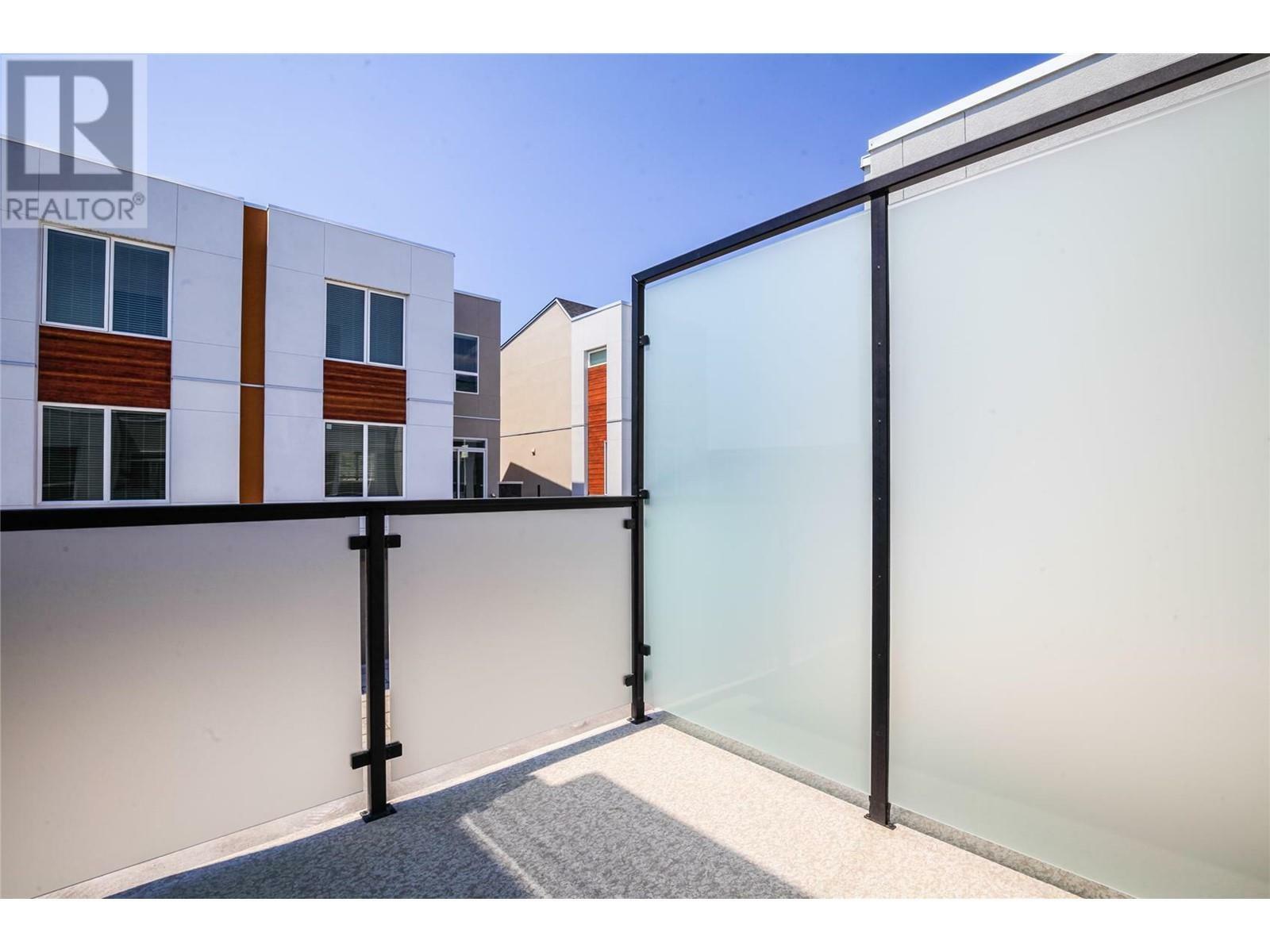 KELOWNA, British Columbia, V1Y 9T1, CA, 3 Bedrooms Bedrooms, ,3 BathroomsBathrooms,Residential,For Sale,1960359