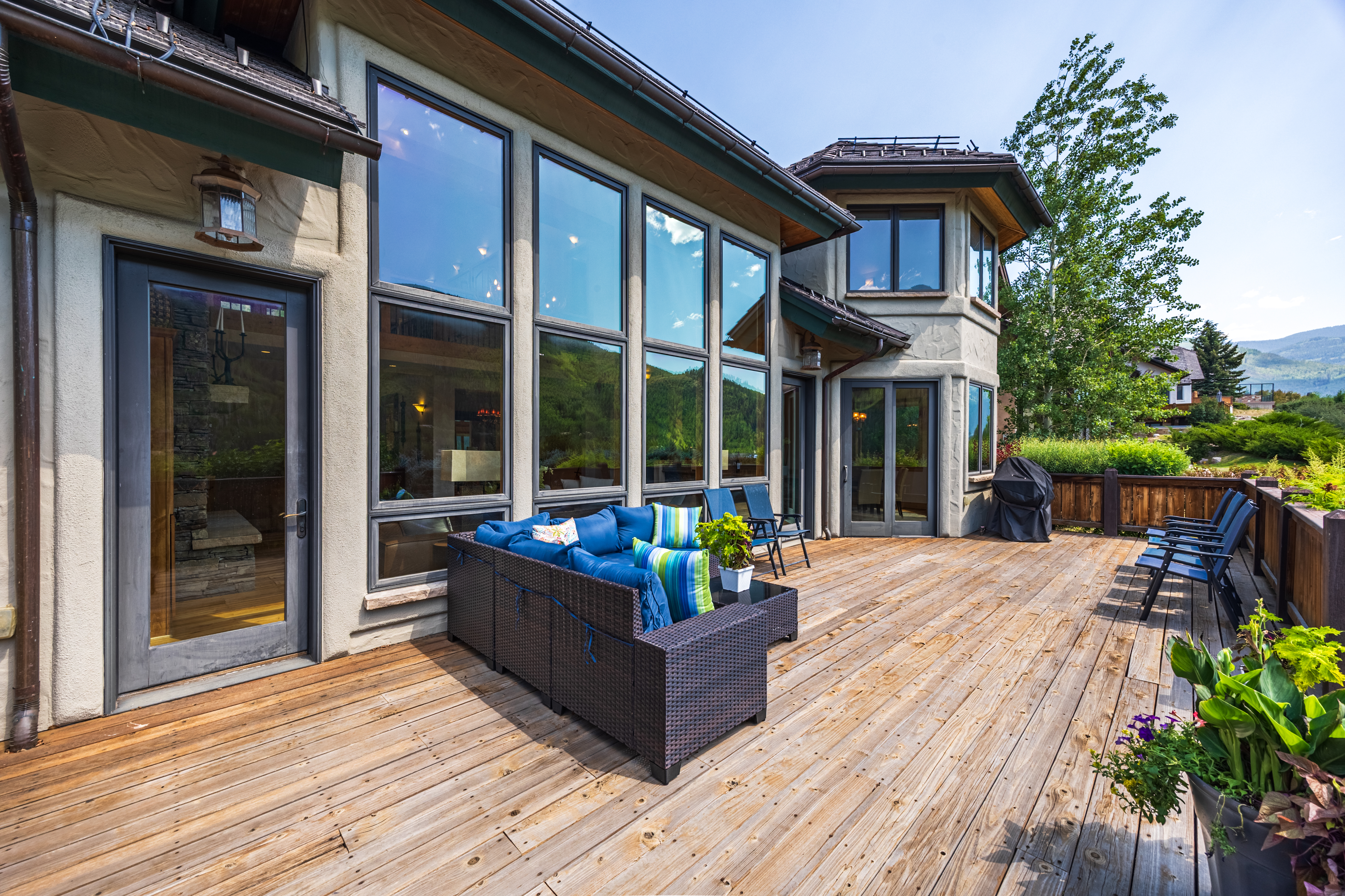  Custom-built, Single-family Home in the Exclusive Grand Traverse Neighborhood - 物件實景