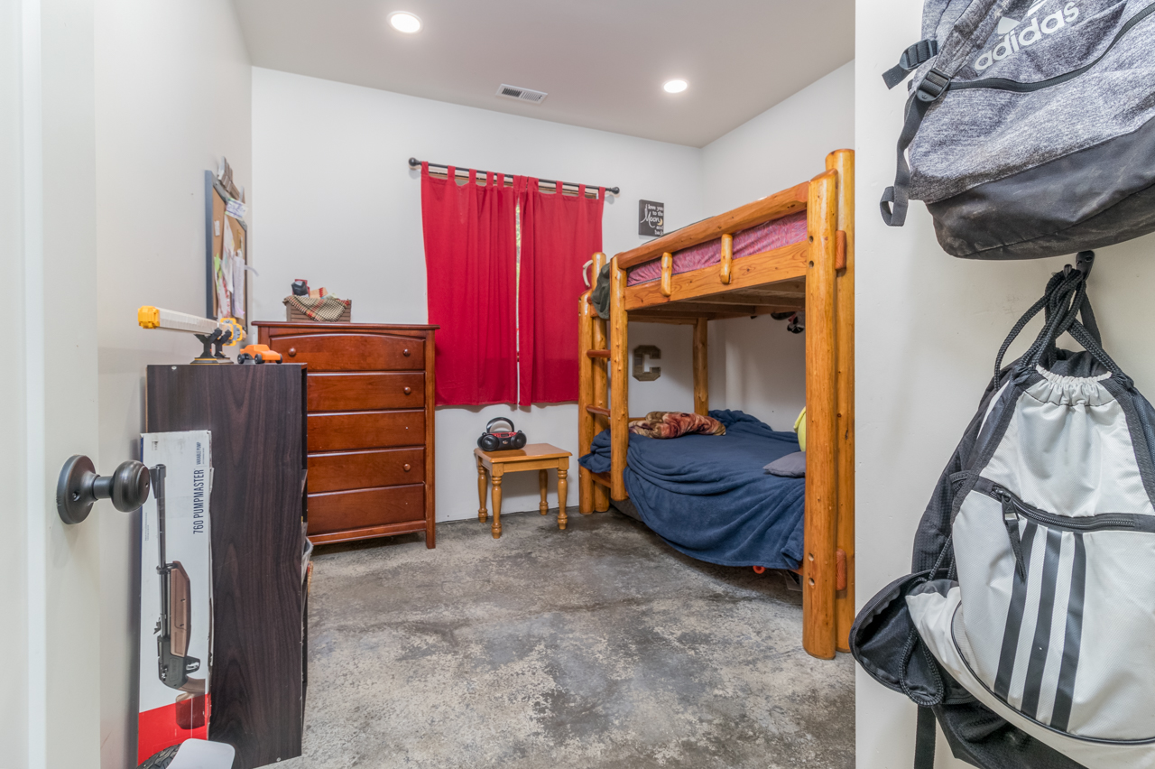 Bonners Ferry, Idaho, 83805, United States, 5 Bedrooms Bedrooms, ,3 BathroomsBathrooms,Residential,For Sale,1942969