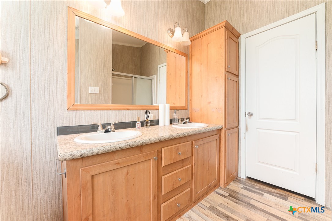 Bartlett, Texas, 76511, United States, 3 Bedrooms Bedrooms, ,2 BathroomsBathrooms,Residential,For Sale,1991211