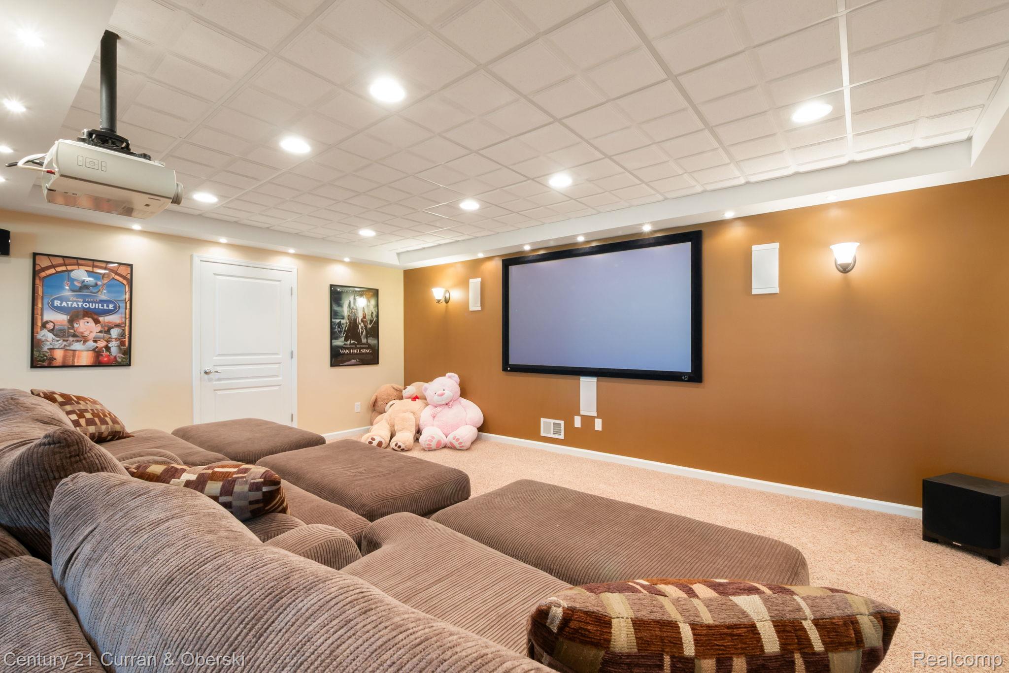 Northville, Michigan, 48168, United States, 5 Bedrooms Bedrooms, ,6 BathroomsBathrooms,Residential,For Sale,2048857