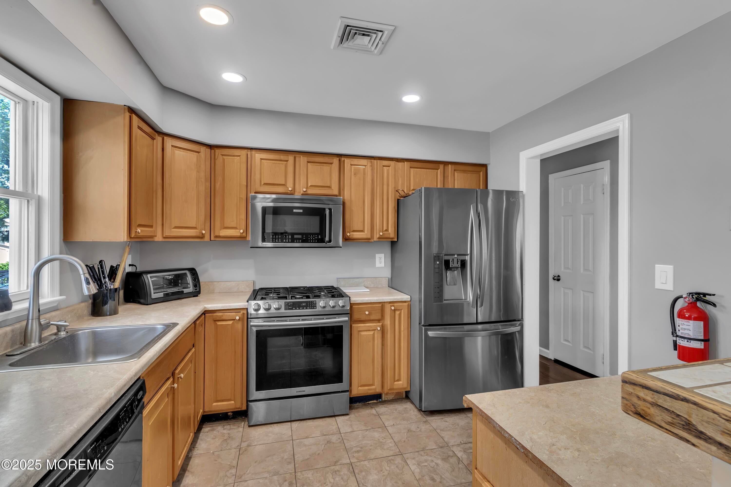 Toms River, New Jersey, 08753, United States, 5 Bedrooms Bedrooms, ,2 BathroomsBathrooms,Residential,For Sale,1996778