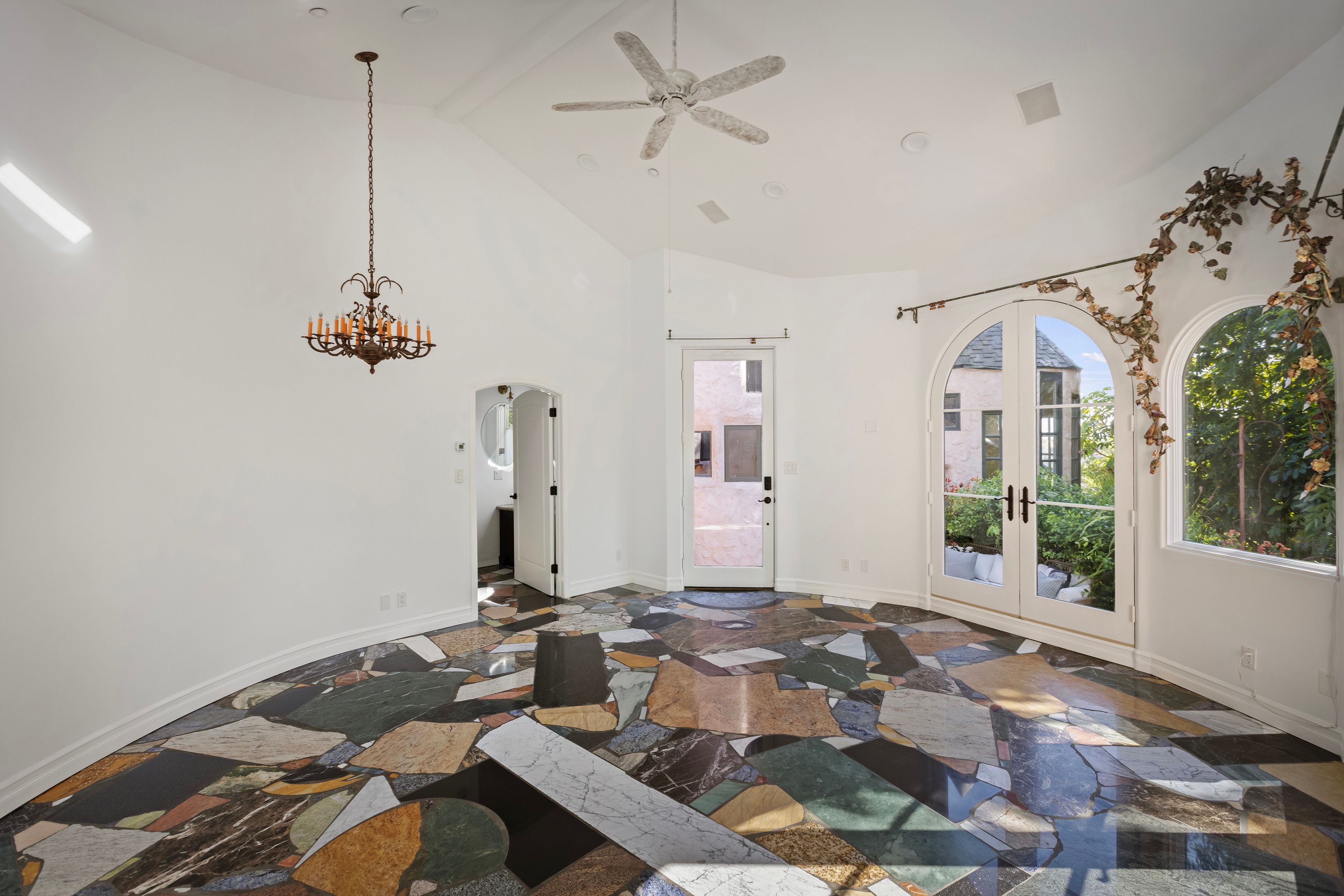  A Storybook Compound - 物件實景