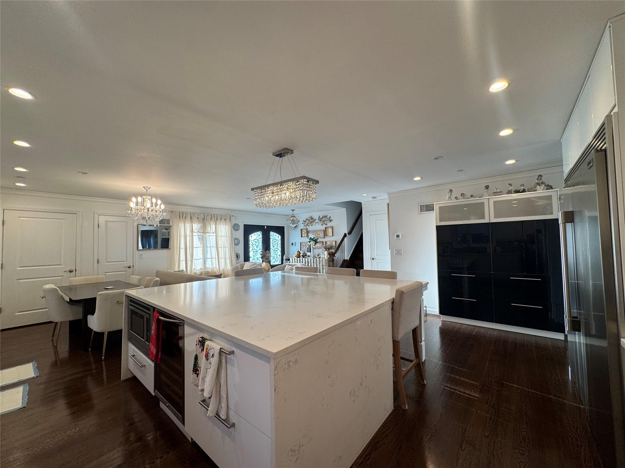 Seaford, New York, 11783, United States, 6 Bedrooms Bedrooms, ,3 BathroomsBathrooms,Residential,For Sale,1766775