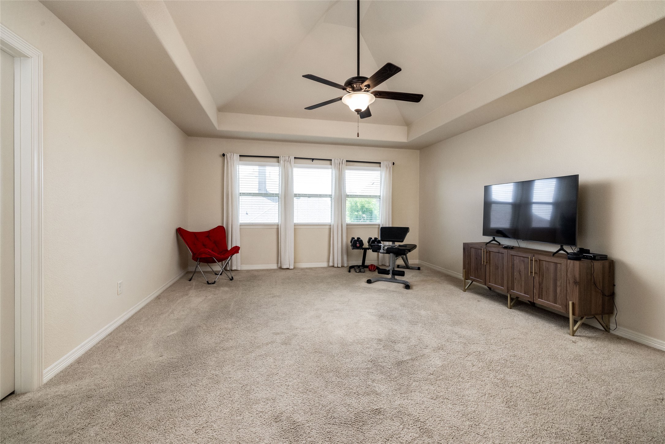 Roanoke, Texas, 76262, United States, 4 Bedrooms Bedrooms, ,5 BathroomsBathrooms,Residential,For Sale,1827754