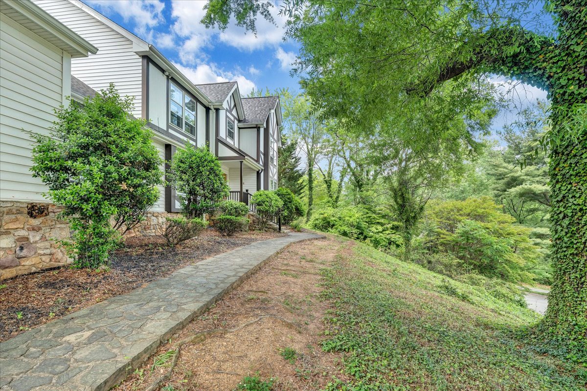 Roanoke, Virginia, 24015, United States, 5 Bedrooms Bedrooms, ,3 BathroomsBathrooms,Residential,For Sale,2043623