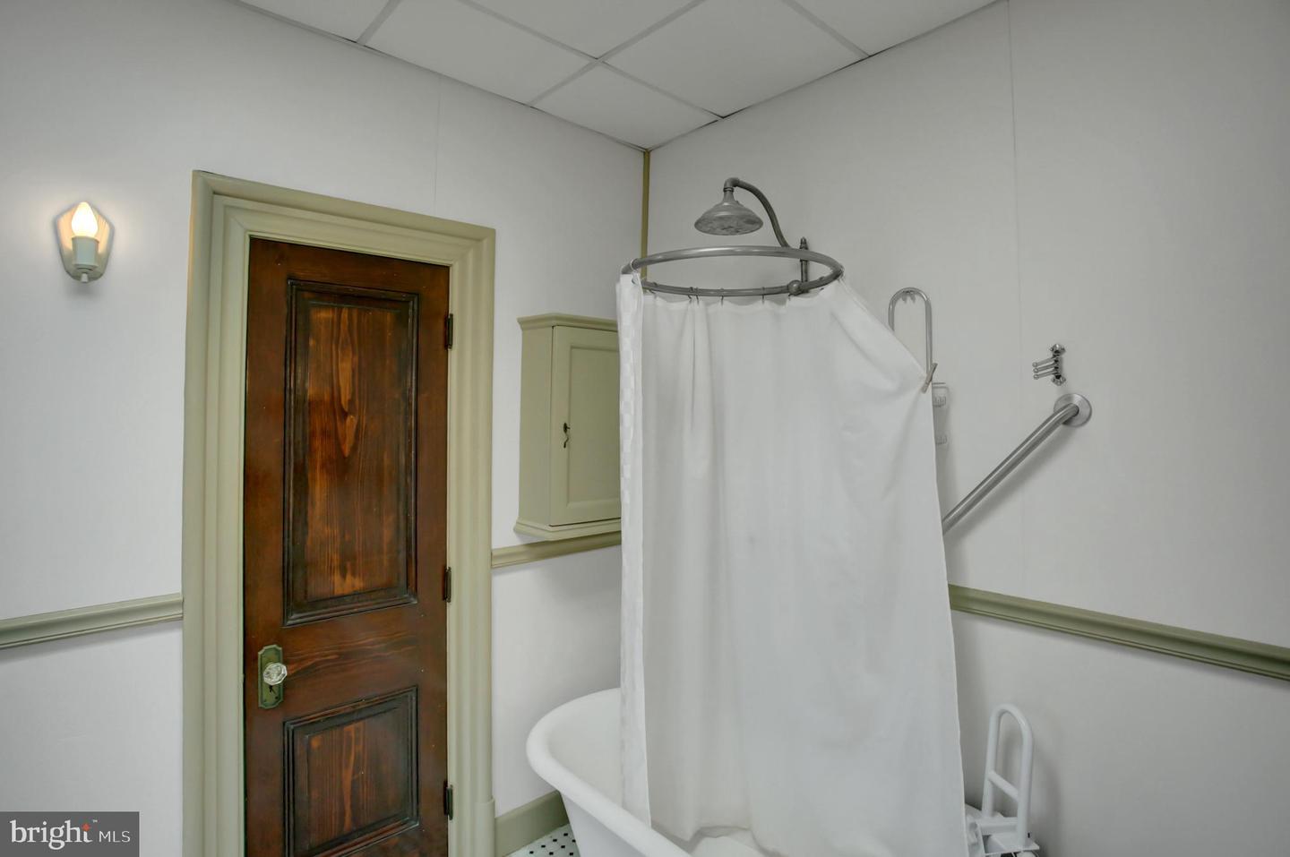144 W Main Street, Waynesboro, Pennsylvania, 17268, United States, 7 Bedrooms Bedrooms, ,4 BathroomsBathrooms,Residential,For Sale,144 W Main Street,1662574