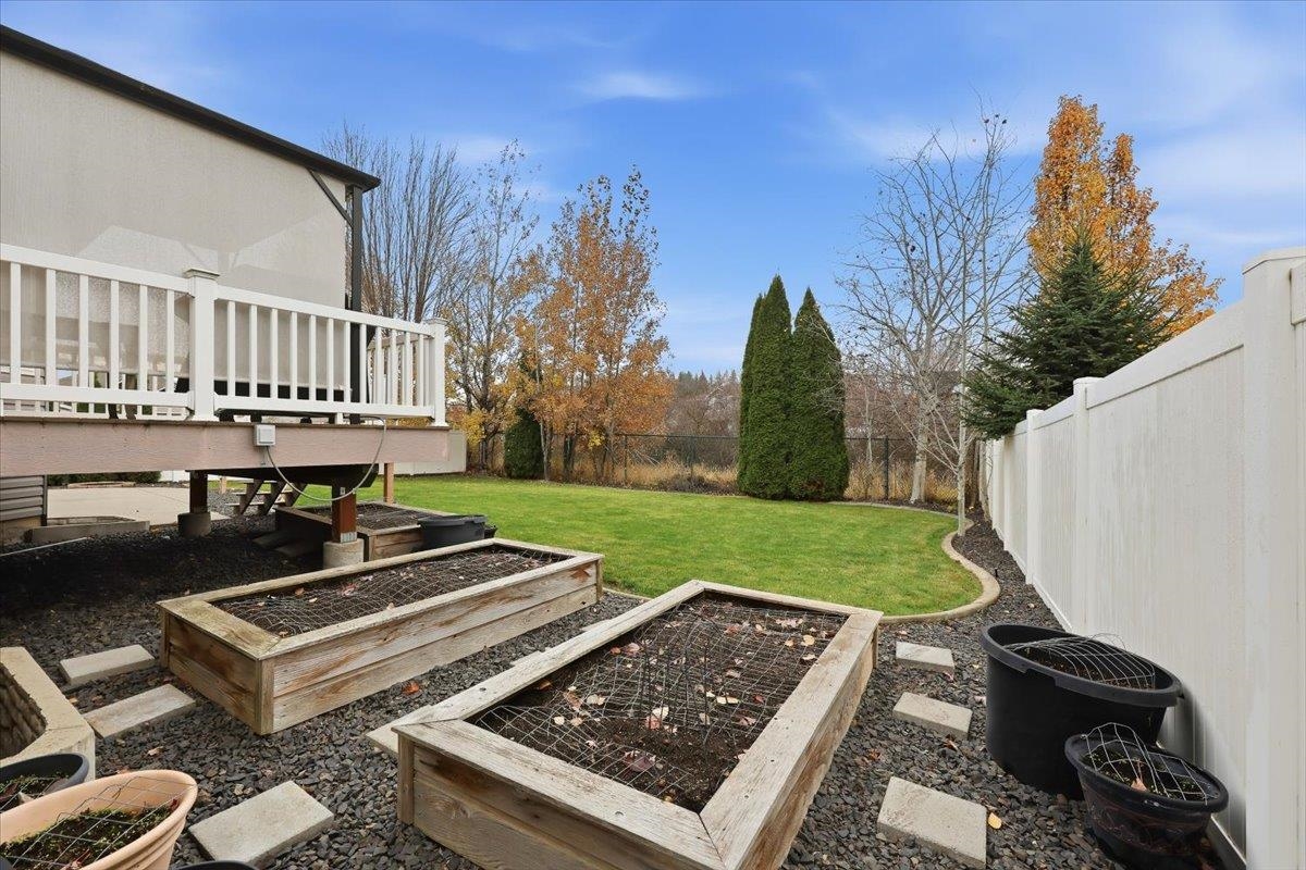 Greenacres, Washington, 99016, United States, 6 Bedrooms Bedrooms, ,3 BathroomsBathrooms,Residential,For Sale,1992048