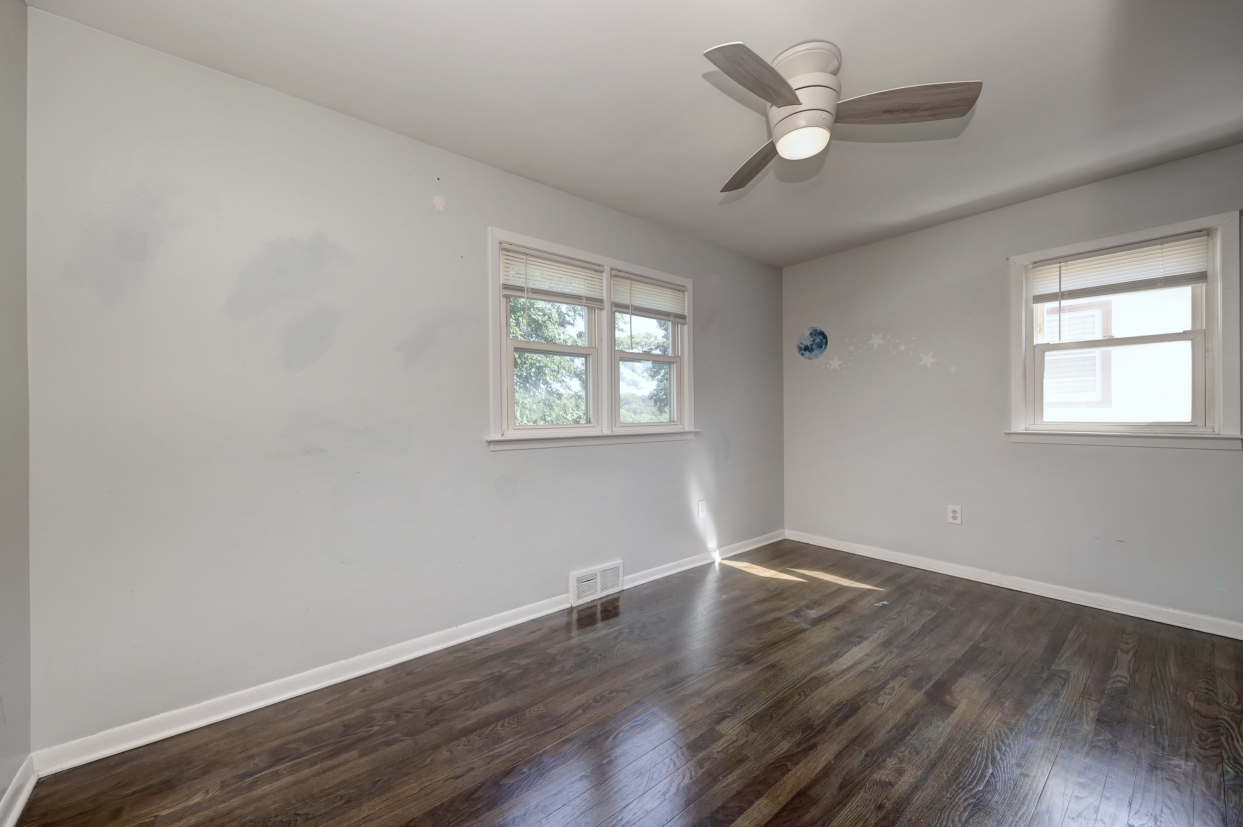 Spacious Cape-Style Home in the Desirable North End - 物件實景