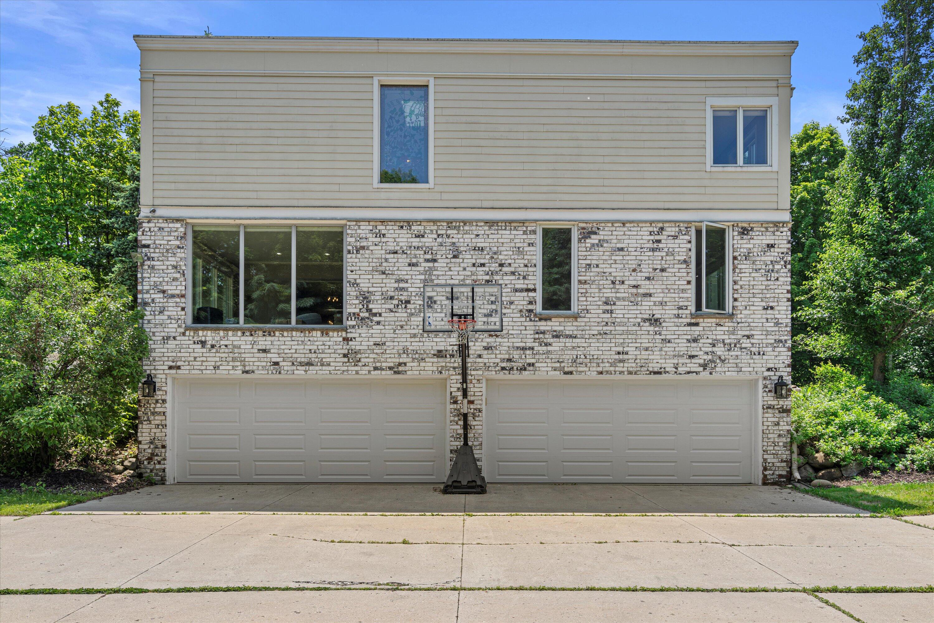 Lisbon, Wisconsin, 53089, United States, 4 Bedrooms Bedrooms, ,5 BathroomsBathrooms,Residential,For Sale,1868566