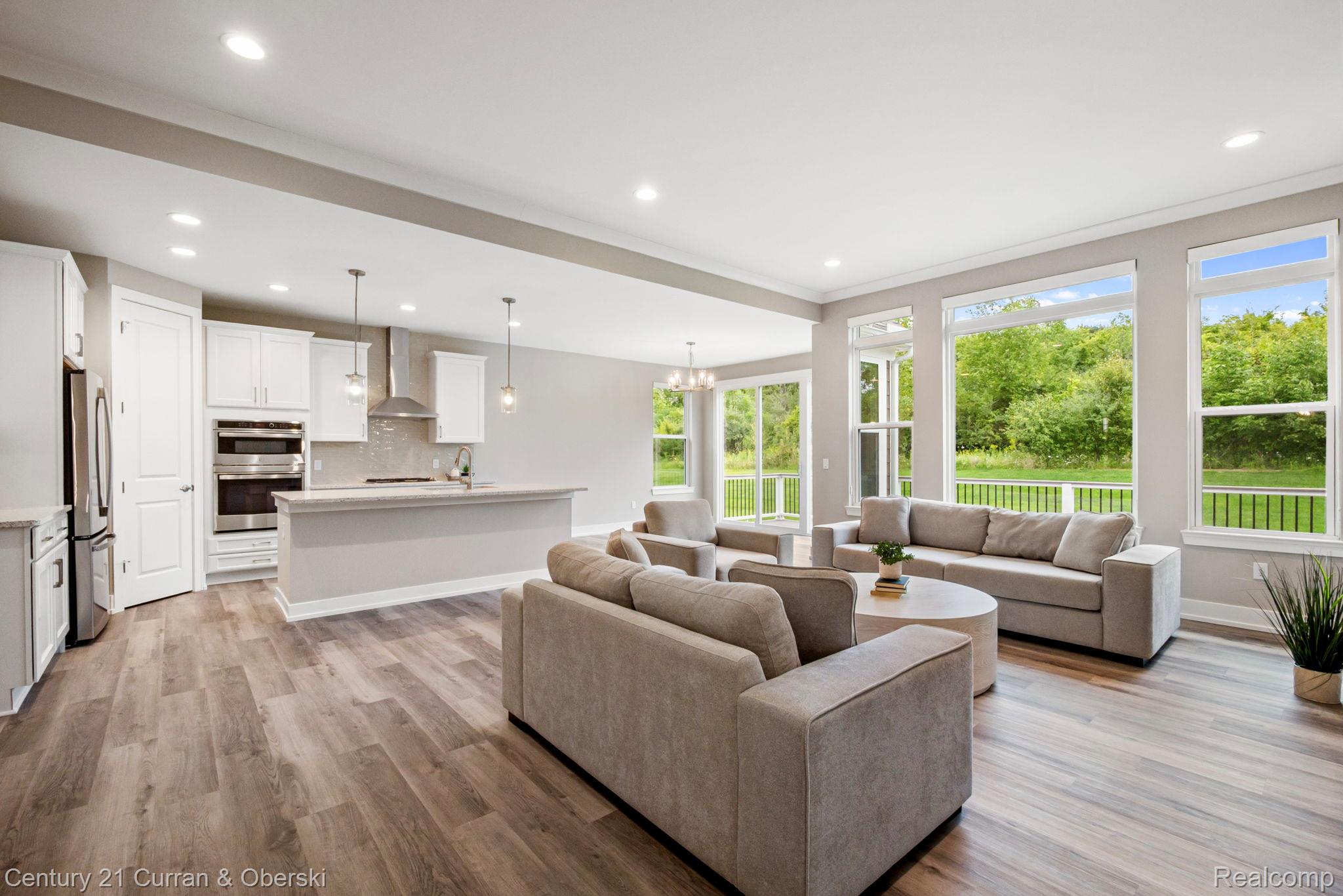 Northville, Michigan, 48168, United States, 2 Bedrooms Bedrooms, ,2 BathroomsBathrooms,Residential,For Sale,1983973