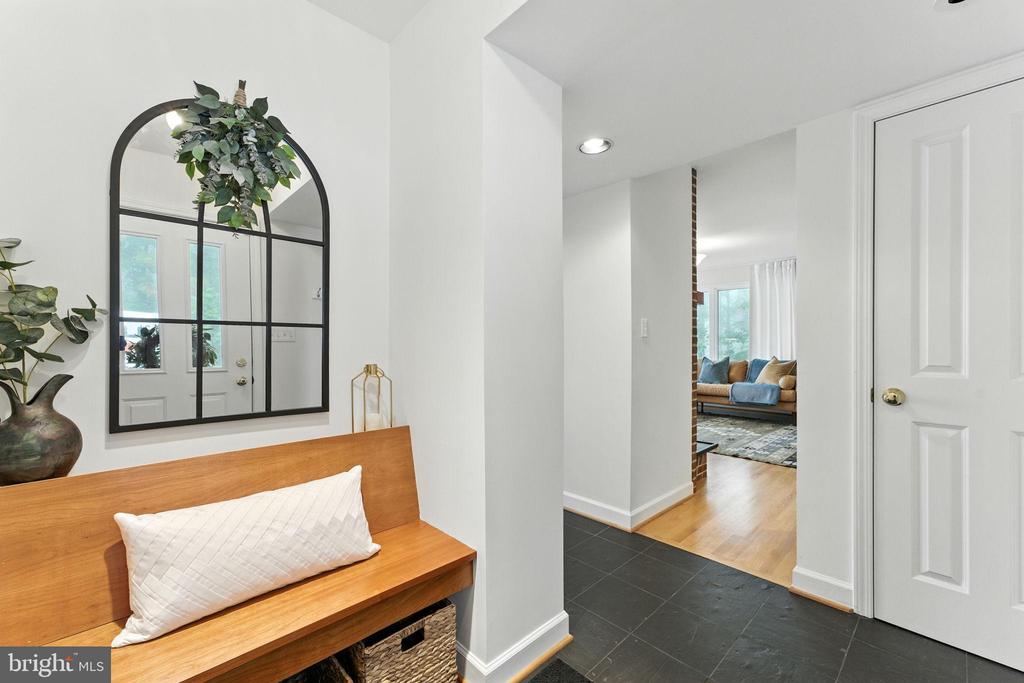 Chester Gap, Virginia, 22623, United States, 4 Bedrooms Bedrooms, ,4 BathroomsBathrooms,Residential,For Sale,1980820