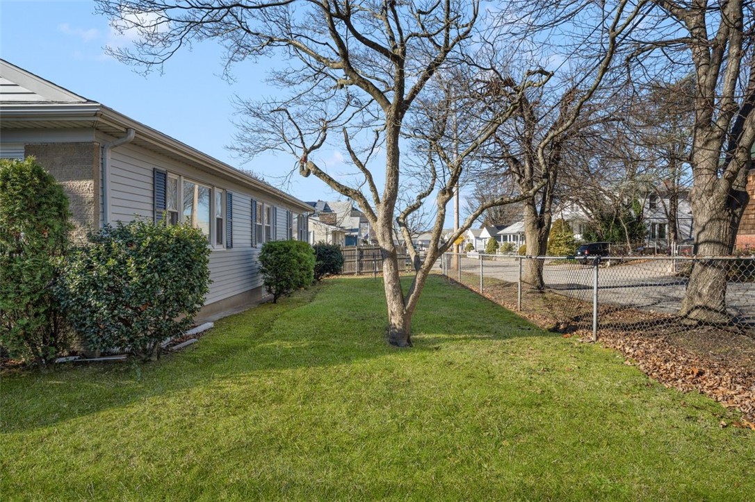 Providence, Rhode Island, 02809, United States, 3 Bedrooms Bedrooms, ,1 BathroomBathrooms,Residential,For Sale,2003236