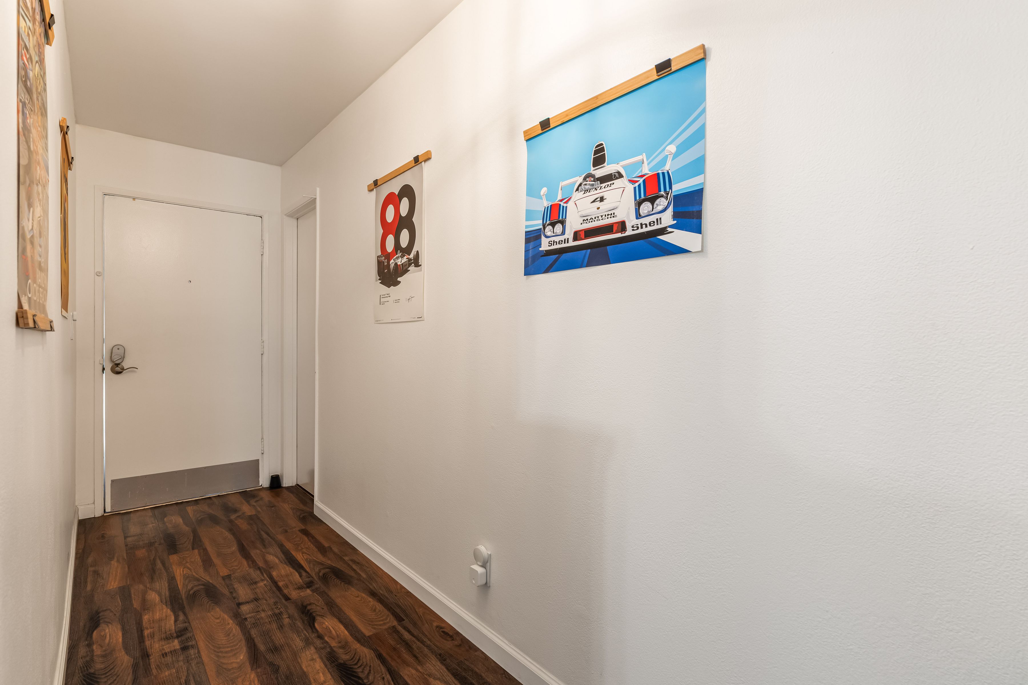  2320 S Bentley Ave - 物件實景