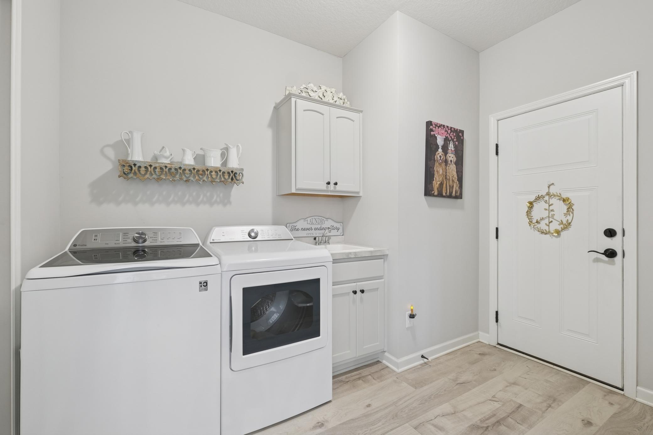 Excelsior, Minnesota, 55331, United States, 2 Bedrooms Bedrooms, ,1 BathroomBathrooms,Residential,For Sale,1988281