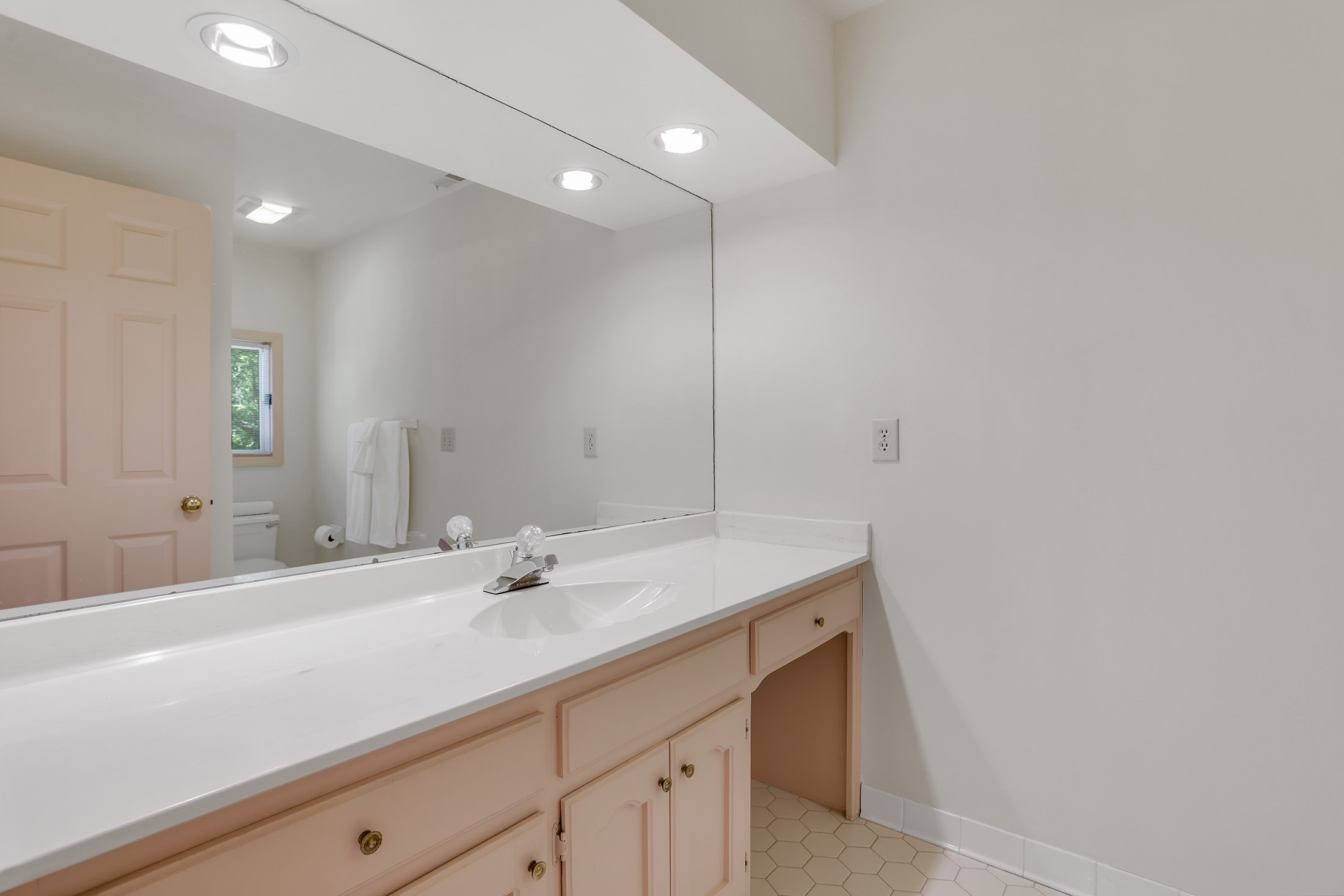  Glen Errol Gem with Daylight Basement and Expansion Potential - 物件實景