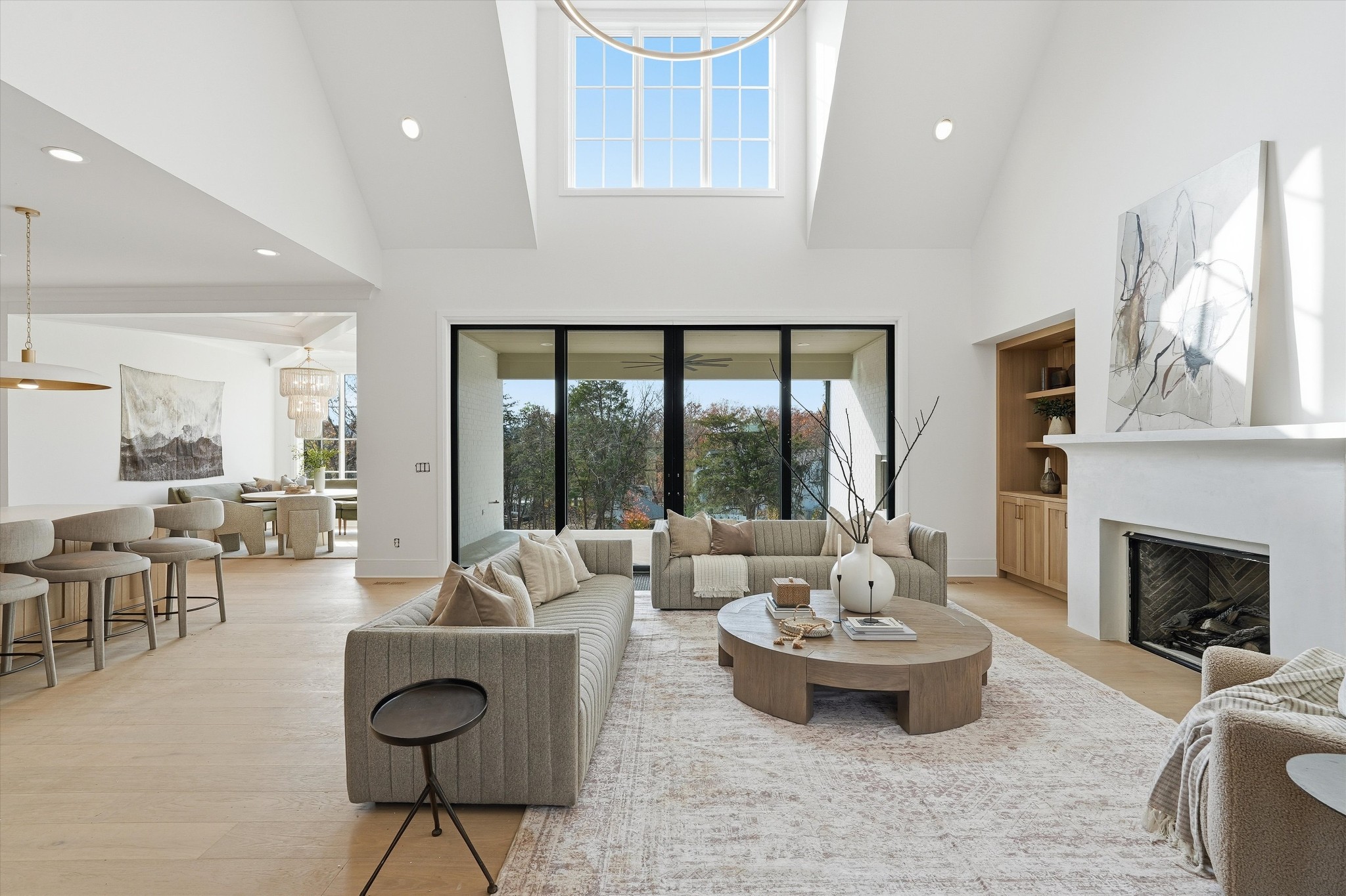 Nashville, Tennessee, 37205, United States, 5 Bedrooms Bedrooms, ,7 BathroomsBathrooms,Residential,For Sale,1990472