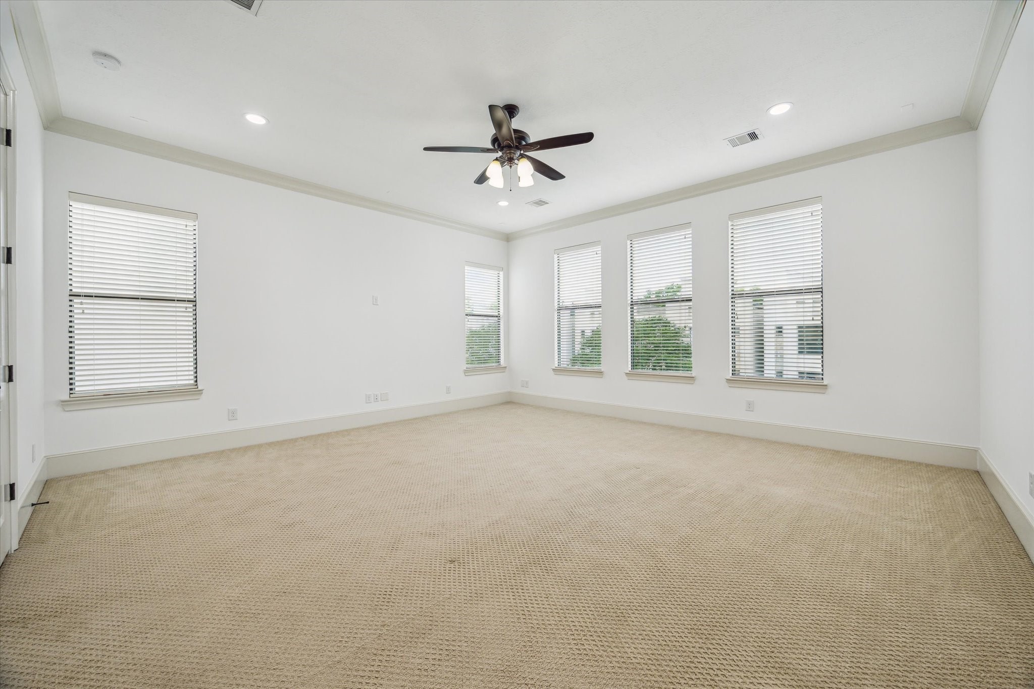 5411 Gibson Street - 物件實景