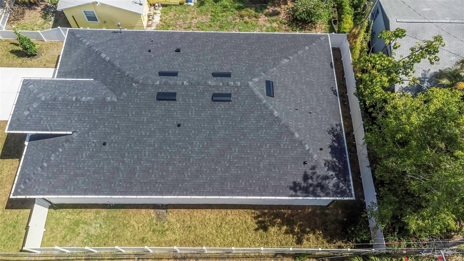ST PETERSBURG, Florida, 33714, United States, 4 Bedrooms Bedrooms, ,3 BathroomsBathrooms,Residential,For Sale,2022051