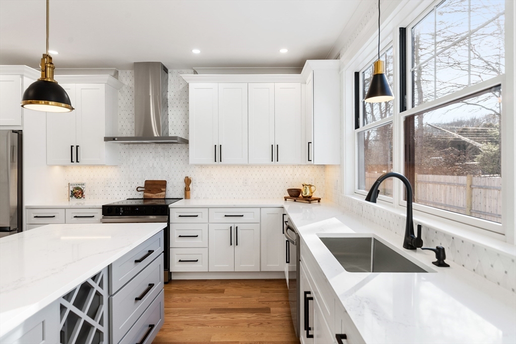 Concord, Massachusetts, 01742, United States, 4 Bedrooms Bedrooms, ,4 BathroomsBathrooms,Residential,For Sale,2005655