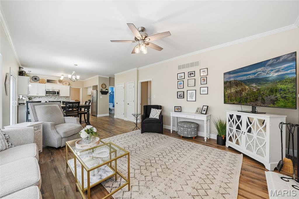 Unincorporated, Missouri, 63026, United States, 5 Bedrooms Bedrooms, ,4 BathroomsBathrooms,Residential,For Sale,1972536