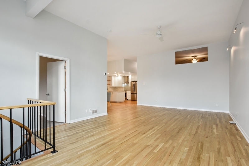 Clifton City, New Jersey, 07013-4019, United States, 2 Bedrooms Bedrooms, ,3 BathroomsBathrooms,Residential,For Sale,1920450