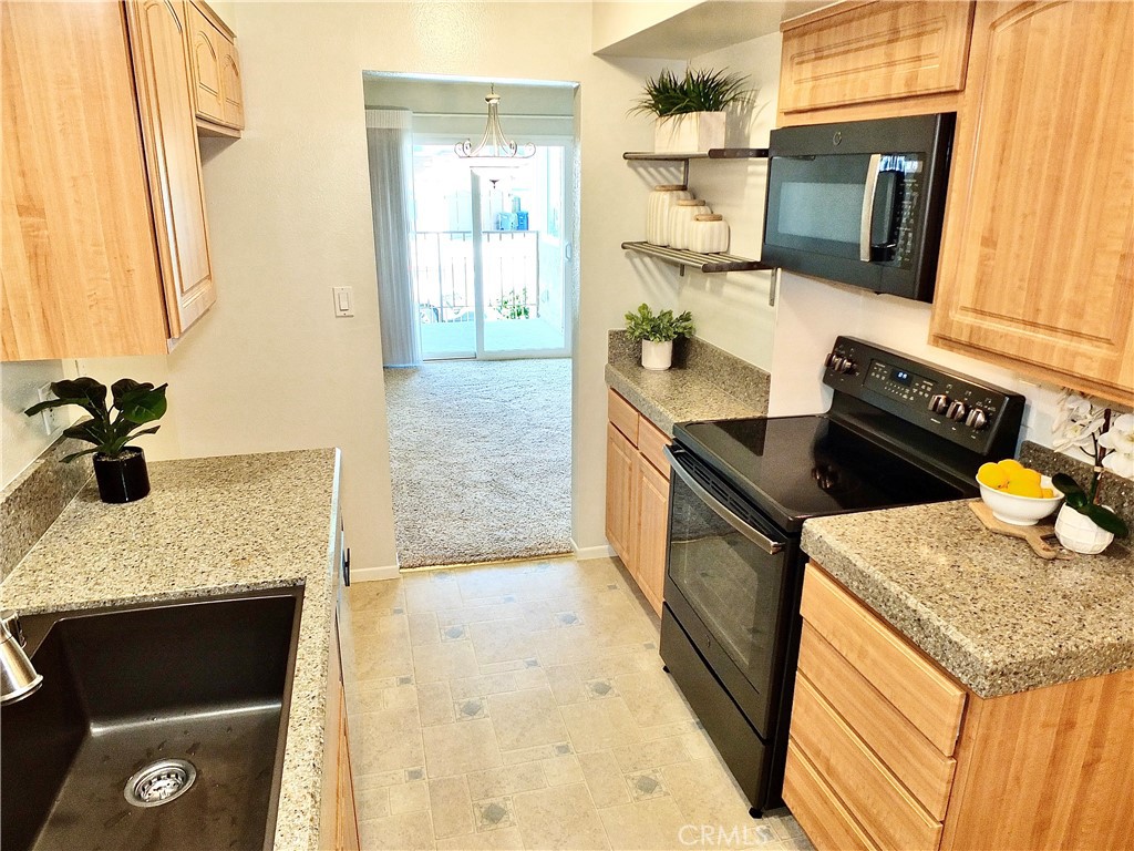 Signal Hill, California, 90755, United States, 2 Bedrooms Bedrooms, ,1 BathroomBathrooms,Residential,For Sale,1970804