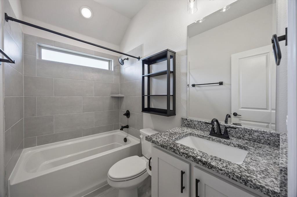 Waxahachie, Texas, 75165, United States, 5 Bedrooms Bedrooms, ,5 BathroomsBathrooms,Residential,For Sale,1828545