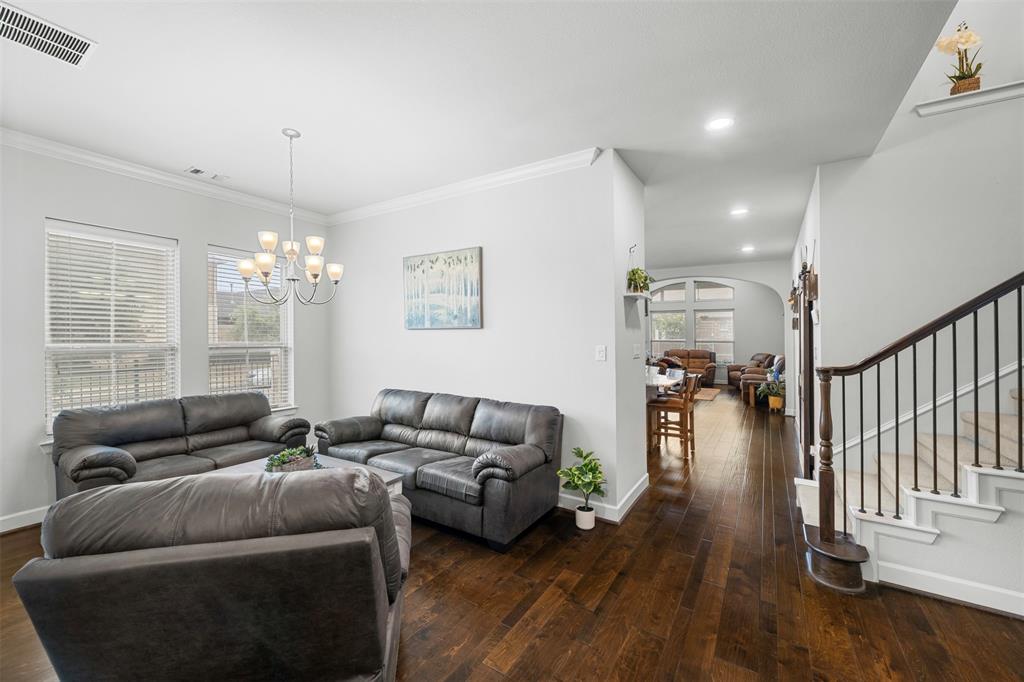 Arlington, Texas, 76005, United States, 4 Bedrooms Bedrooms, ,4 BathroomsBathrooms,Residential,For Sale,1890856