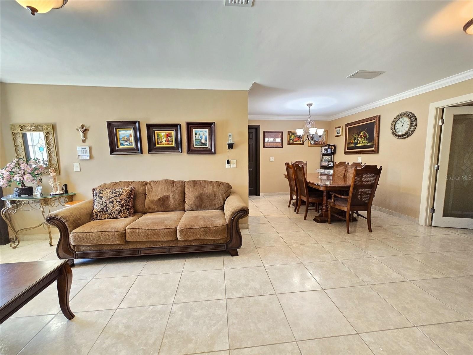 CLEARWATER, Florida, 33765, United States, 5 Bedrooms Bedrooms, ,3 BathroomsBathrooms,Residential,For Sale,2006178