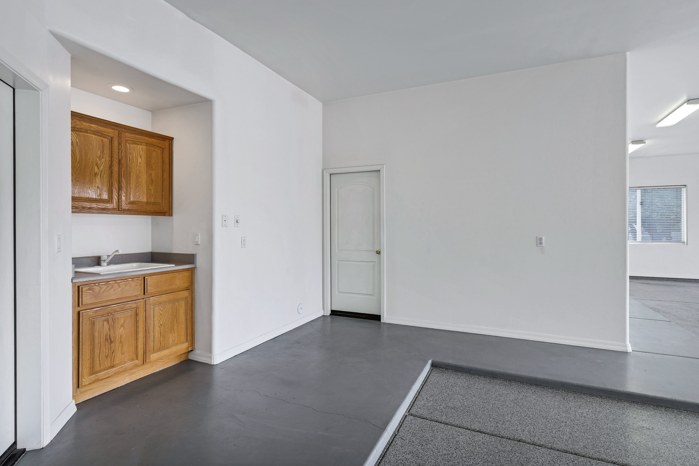 Mesa, Arizona, 85205, United States, 6 Bedrooms Bedrooms, ,3 BathroomsBathrooms,Residential,For Sale,1900615