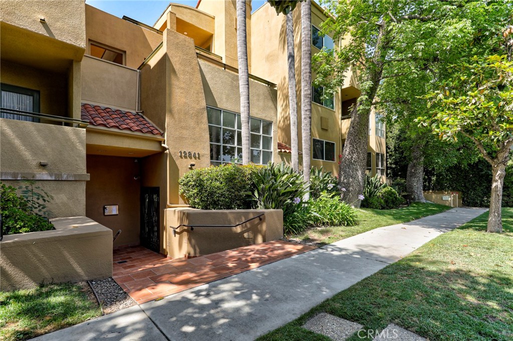 Studio City, California, 91604, United States, 2 Bedrooms Bedrooms, ,3 BathroomsBathrooms,Residential,For Sale,1847940