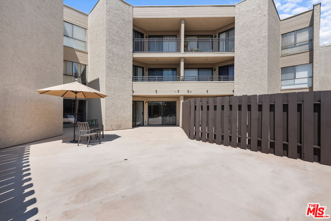 Los Angeles, California, 90042, United States, 2 Bedrooms Bedrooms, ,1 BathroomBathrooms,Residential,For Sale,1908297