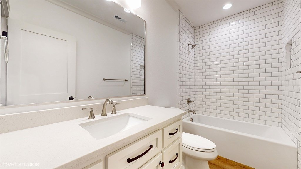 Hiawassee, Georgia, 30546, United States, 4 Bedrooms Bedrooms, ,5 BathroomsBathrooms,Residential,For Sale,1978790