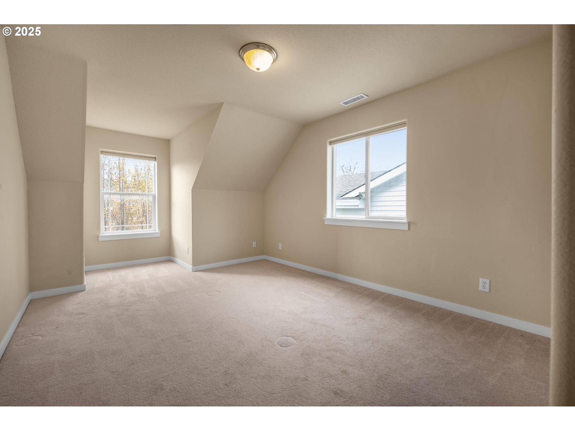 Portland, Oregon, 97225, United States, 3 Bedrooms Bedrooms, ,2 BathroomsBathrooms,Residential,For Sale,1995924